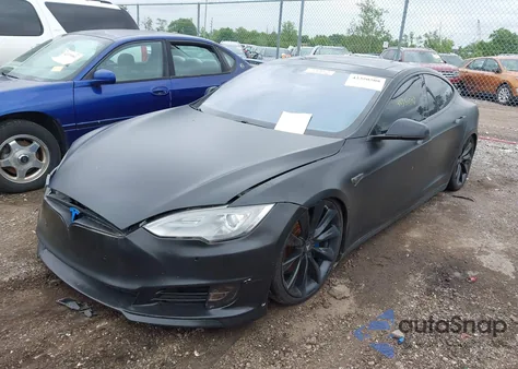 2015 Tesla Model S 70D/85D/P85D z USA, uszkodzony, nr VIN 5YJSA1H28FF094446